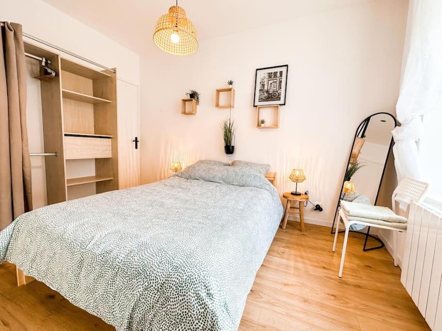 Nouveau ** Le Raffine Au Coeur De Guingamp ** Parking Ngoại thất bức ảnh