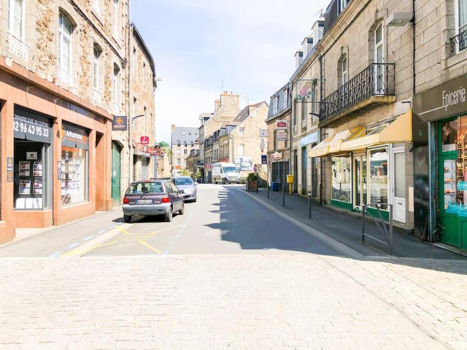 Nouveau ** Le Raffine Au Coeur De Guingamp ** Parking Ngoại thất bức ảnh