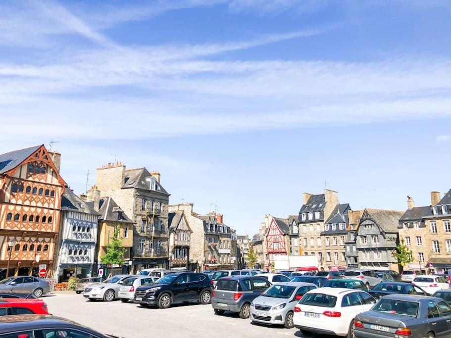 Nouveau ** Le Raffine Au Coeur De Guingamp ** Parking Ngoại thất bức ảnh