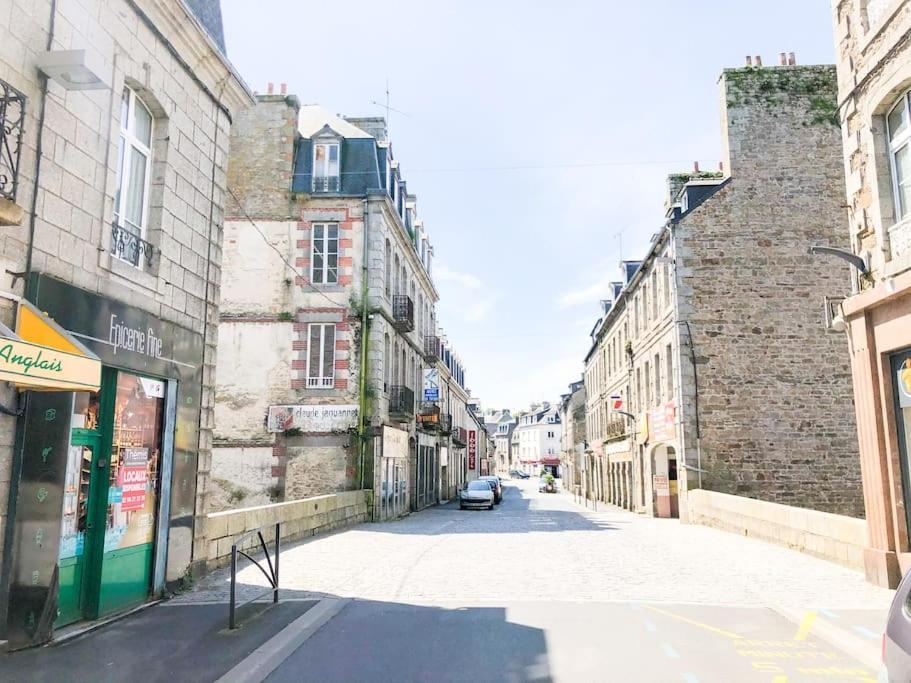Nouveau ** Le Raffine Au Coeur De Guingamp ** Parking Ngoại thất bức ảnh