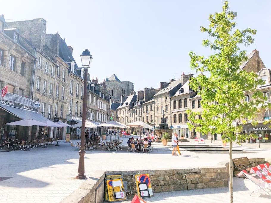 Nouveau ** Le Raffine Au Coeur De Guingamp ** Parking Ngoại thất bức ảnh
