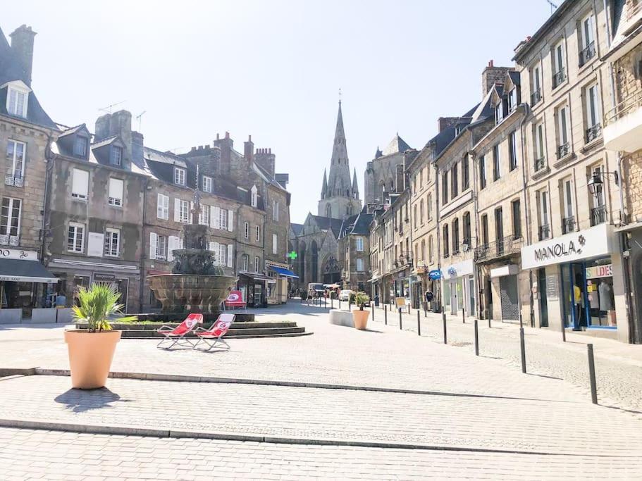 Nouveau ** Le Raffine Au Coeur De Guingamp ** Parking Ngoại thất bức ảnh